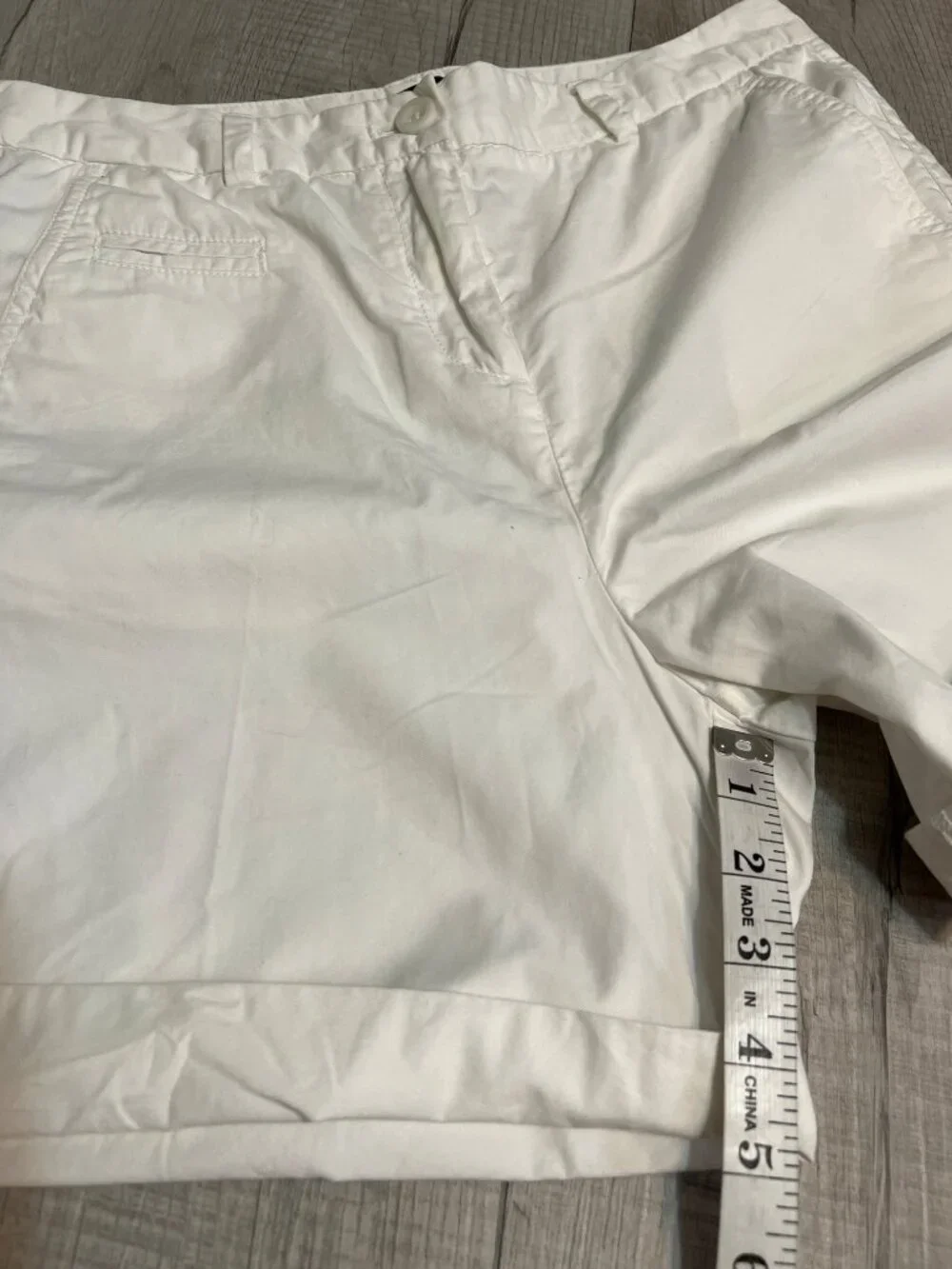 M&S Collection White Chino Shorts Size US 6 Cuffed Cotton Minimalist Preppy 29